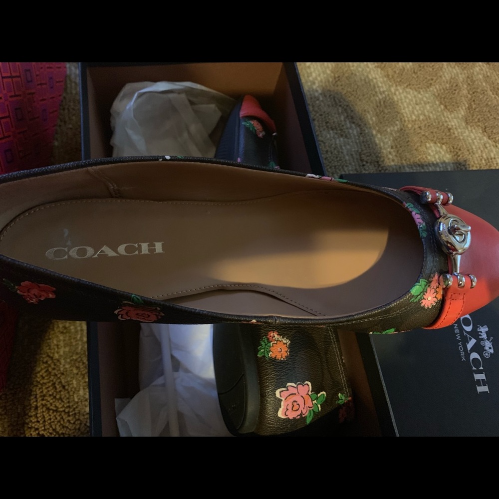S8.5 Coach flats